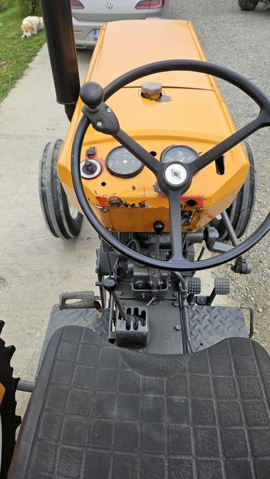 Tractor Renault 421