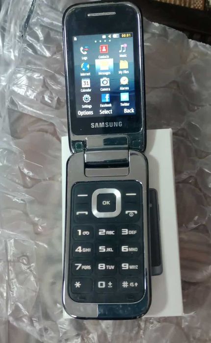 Vand Samsung C 3590 in stare foarte buna- ca NOU