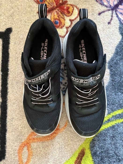 Обувки Skechers различни номера и модели