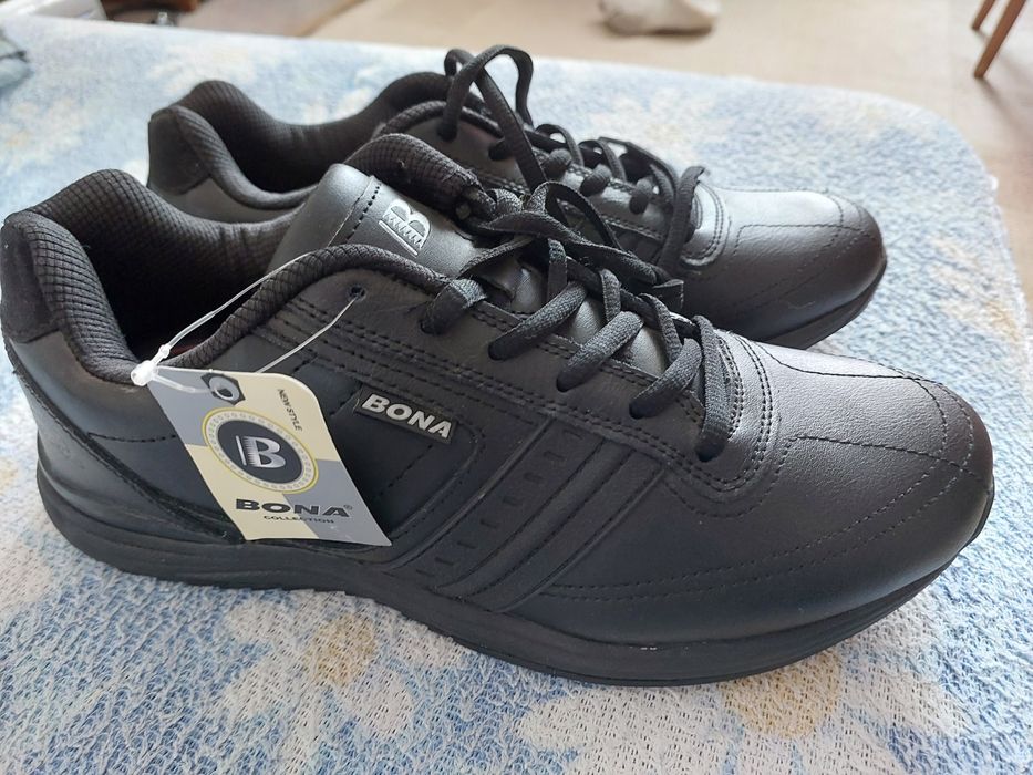 Новые кроссовки весна - осень.