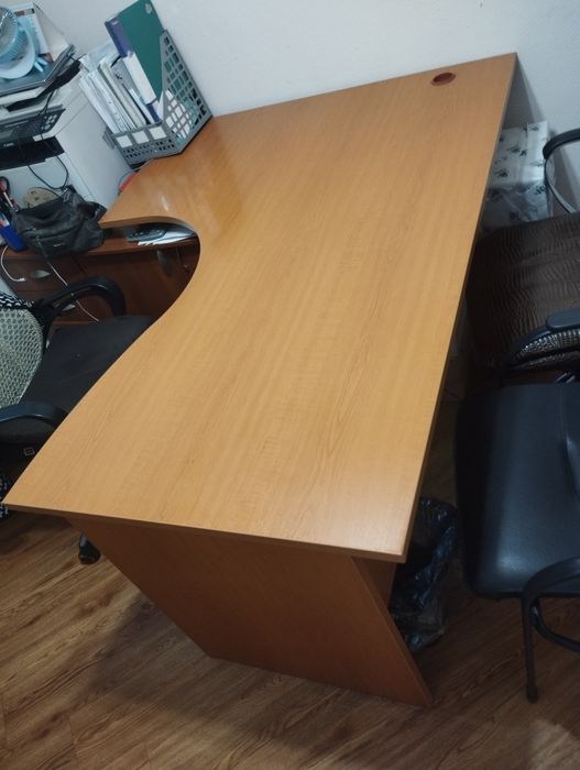 Стол офисный угловой