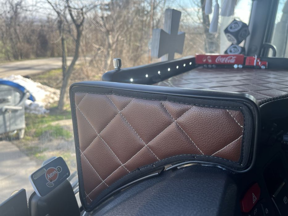 Кожена маса за Scania