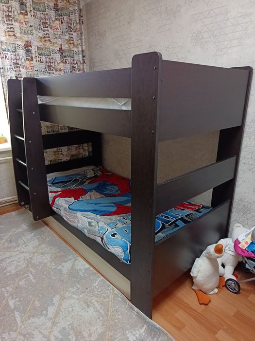 Продам двухъярусный кровать