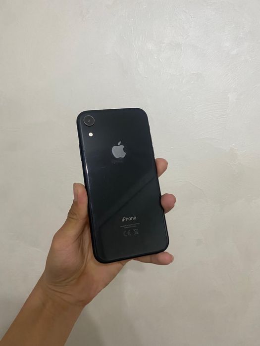 продам или iphone XR в черным цвете,