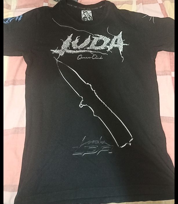Продавам тениска   на Ludam M  размер