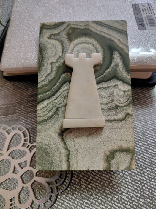 Продаю настольный Дальневосточный сувенир из редкого камня.