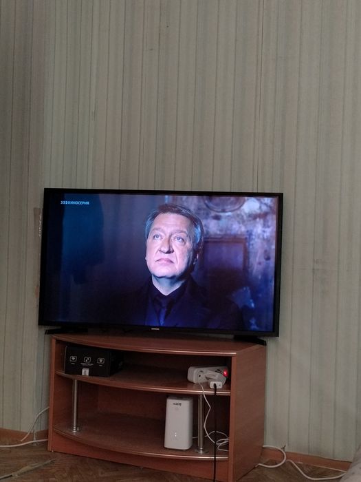 Телевизор смарт 109см
