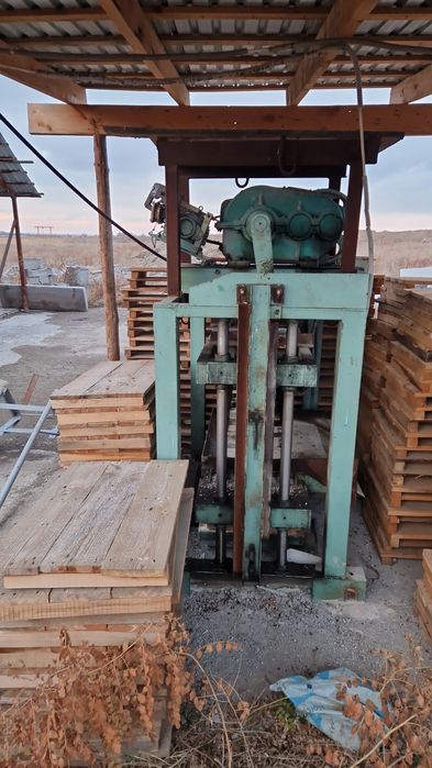 Продам станок для сплитерных блоков пескаблок