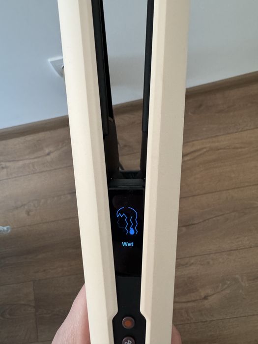 Dyson airstrait преса сешоар