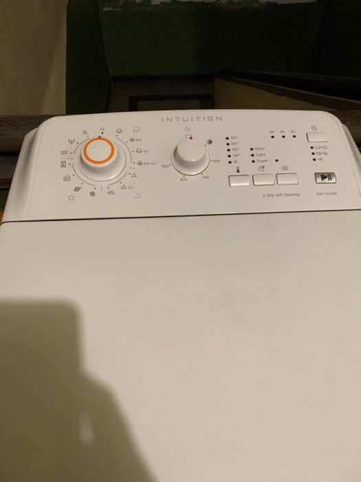 Пералня Electrolux с горно отваряне