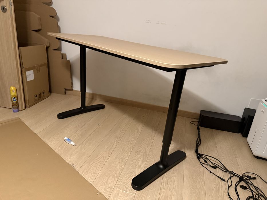 Birou Ikea 140x60 reglabil pe inaltime manual