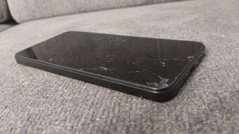 Redmi 13C со сломаным экраном