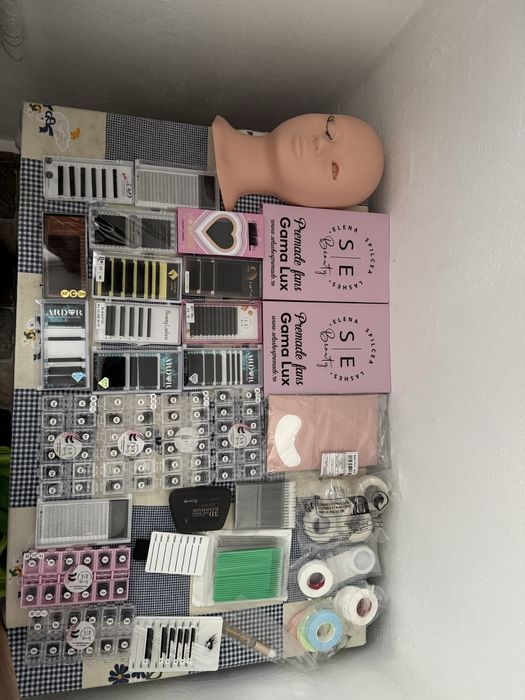 Vand produse pentru extensii gene