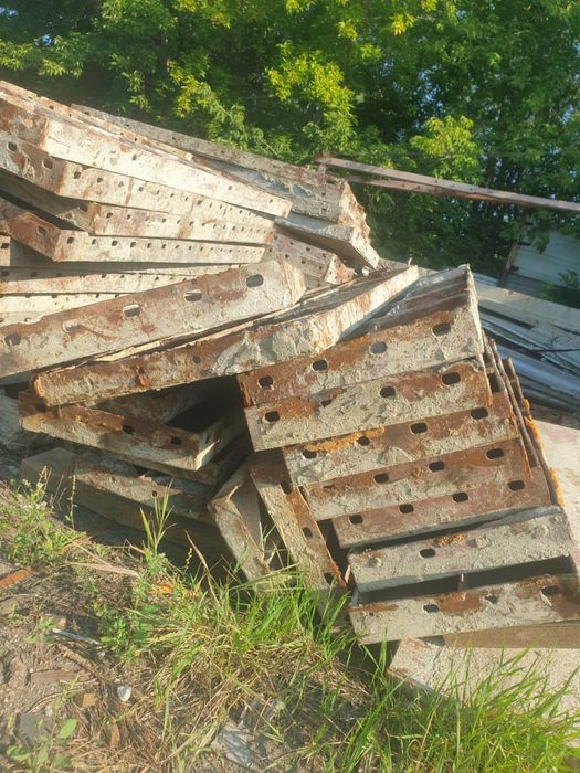 Аренда , прокат туфля бадья для бетона , опалубка ,кран пионер