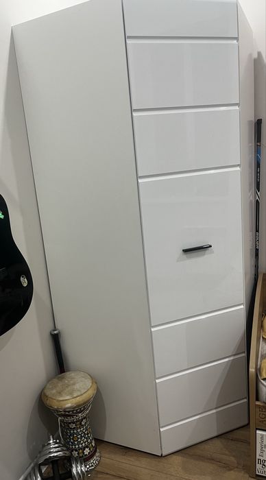 Продам угловой шкаф