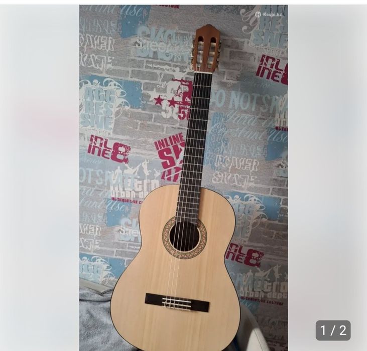 Продам гитару классическую