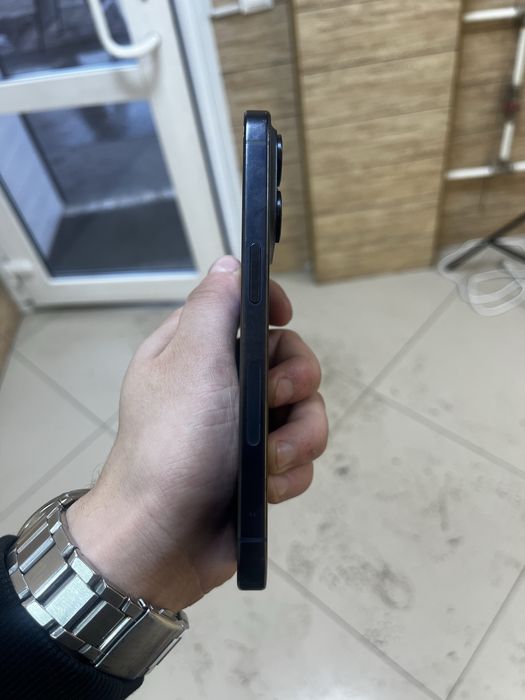 Продам 15 про в отличном состоянии