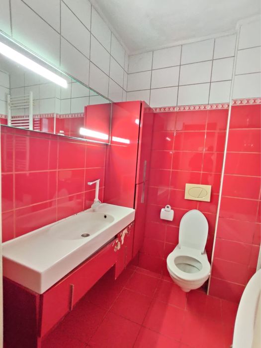 Inchiriez apartament cu 3 camere