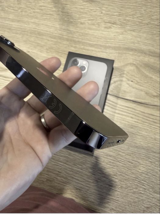 Vând iphone 13 pro max