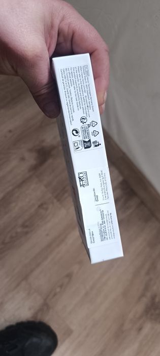 Продавам  чисто нови два броя телефони