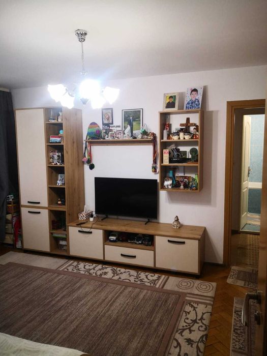 Apartament cu 2 camere, Etajul 2,Medias jud.Sibiu,0723753545