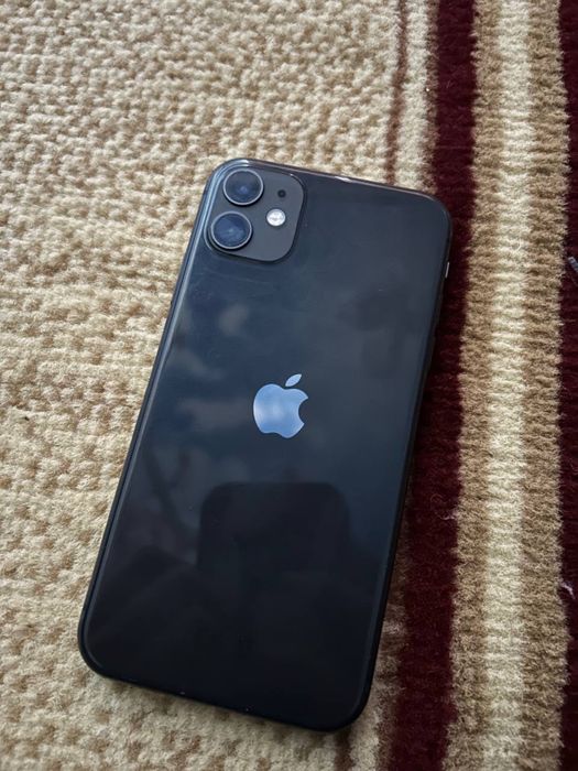 Айфон 11.