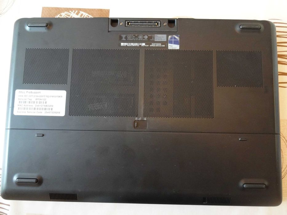 Лаптоп Dell Precision 7710 i7-6820HQ 2.70GHz/RAM32GB/QuadroM3000M 4GB