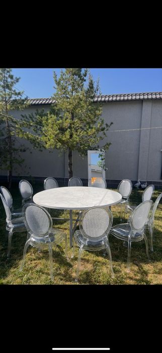 Продам круглые столы складные 5 шт