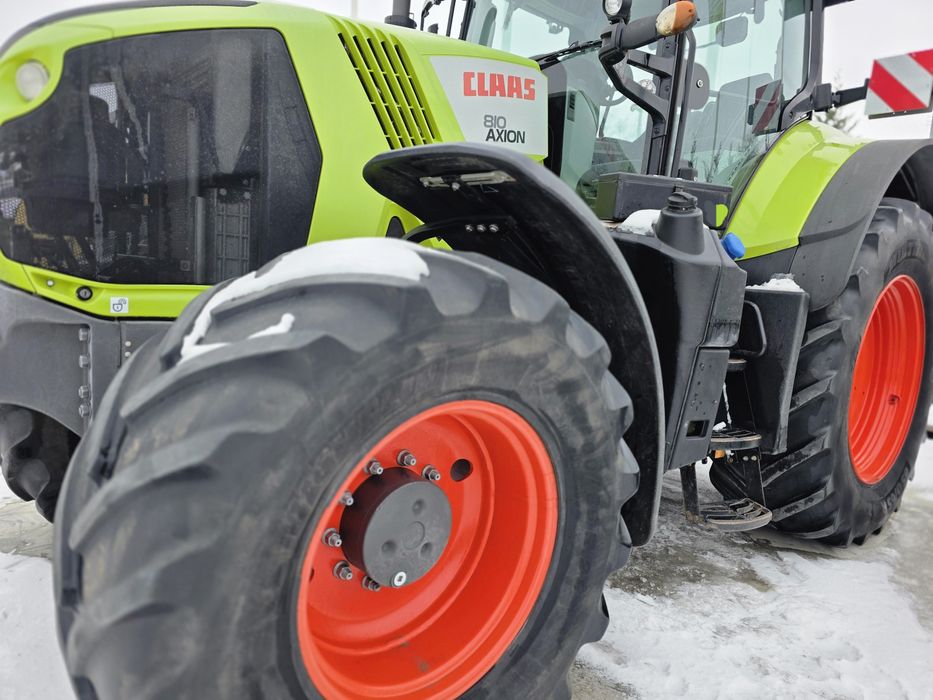 Tractor Claas Axion 810