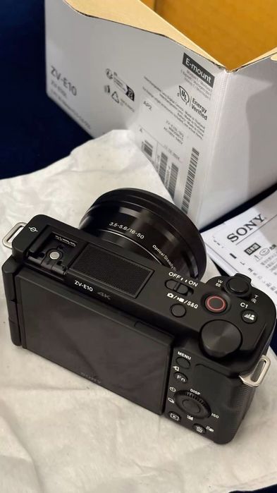 Продам Sony zv-e 10