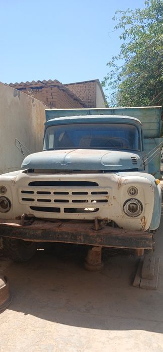 ZIL moshina 1998 yil