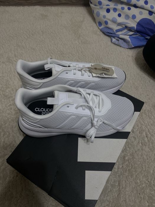 Кроссовки adidas оригинал