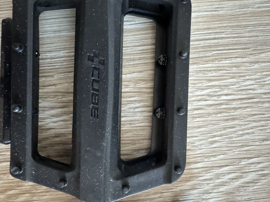 Пластмасови педали за велосипед Cube