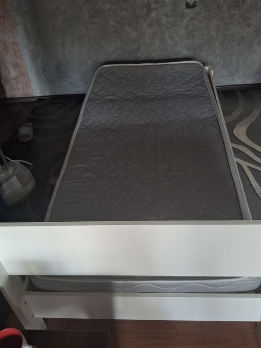 Продам кравать деревянную