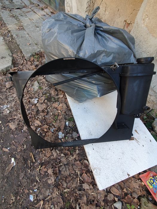 Vând Piese BMW E38 1998 750i casetă direcție radiatoare chedere crem e