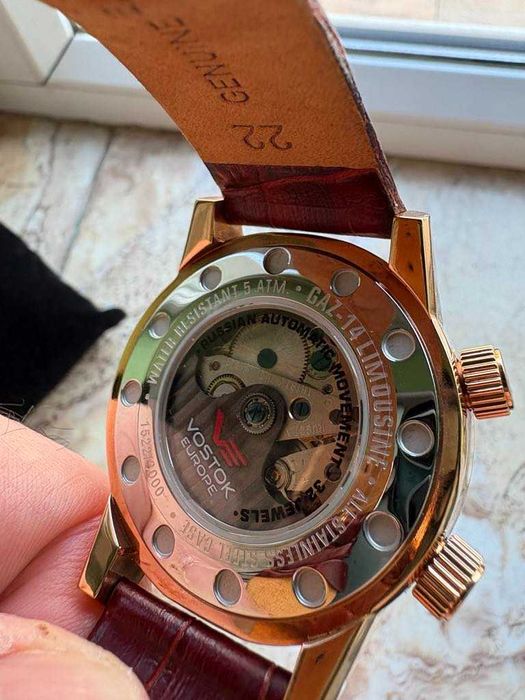 продавам чисто нов -  Vostok-Europe GAZ-14 Limousine - 2426/5609060