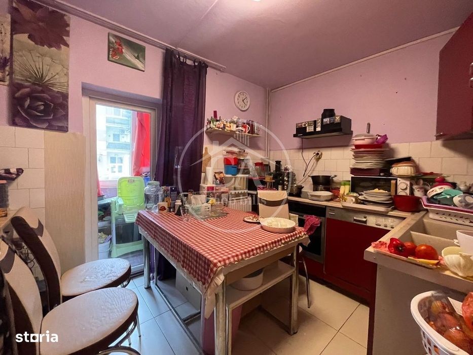 Apartament cu 3 camere de vânzare în zona Rogerius, Oradea