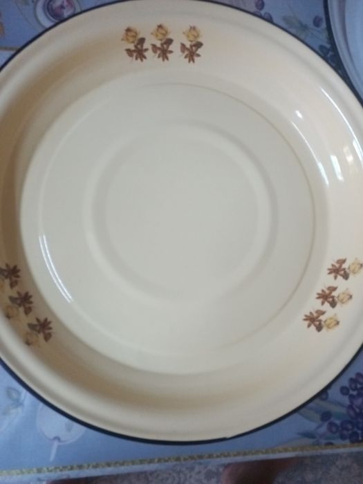 Блюда эмалированная.