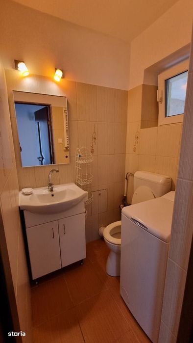 Apartament 3 camere în Răcădau, zonă liniștită
