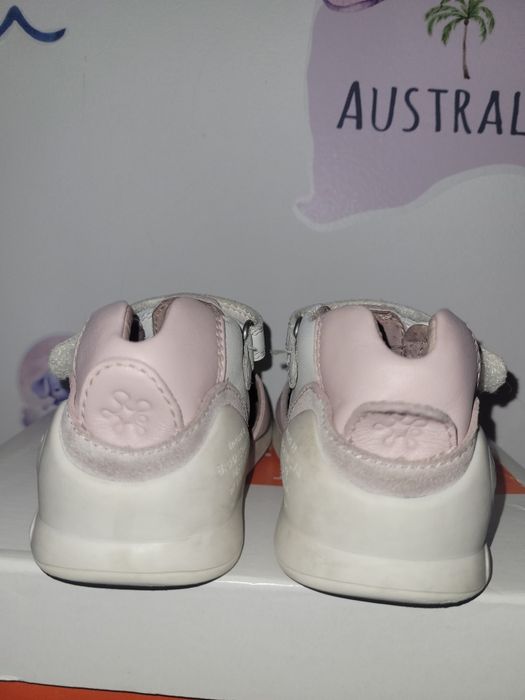 Vand sandale BIOMECANICS pentru fetite , masurile 22 si 20