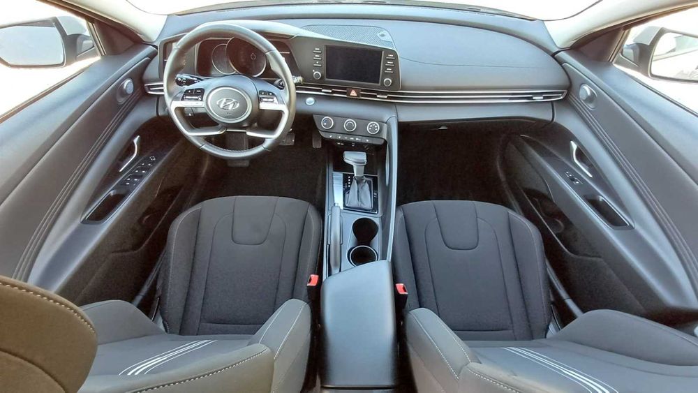 Hyundai Elantra хюндай елантра 2.0бензин 2023г.