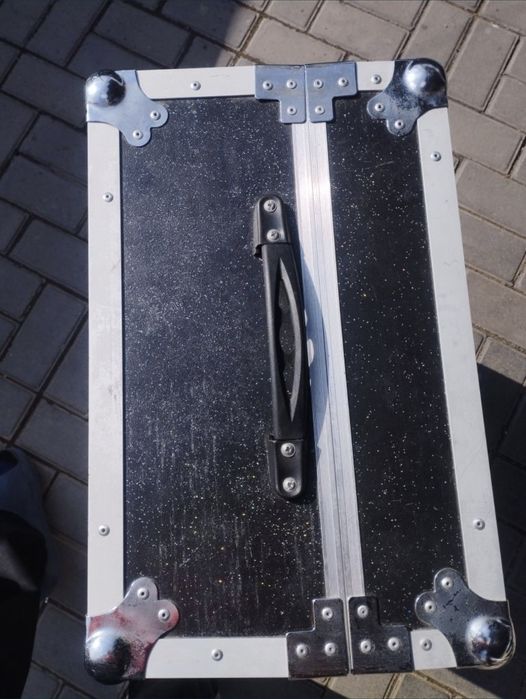 Чемодан, транспортировочный кейс