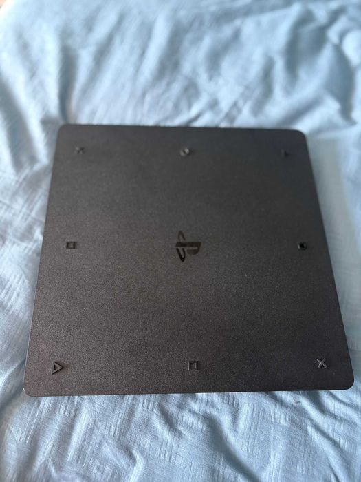 Playstation 4 slim + controller