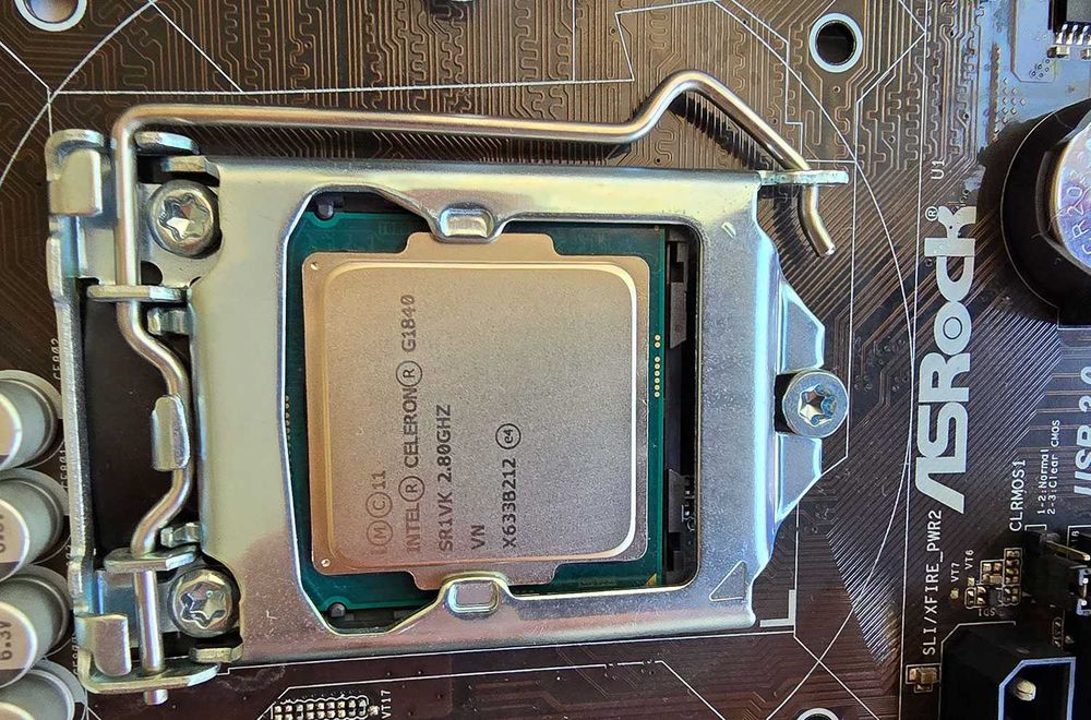 Комплект дъно, процесор и рам ASROCK h81 Pro + Celeron G1840 + 8Gb Ram