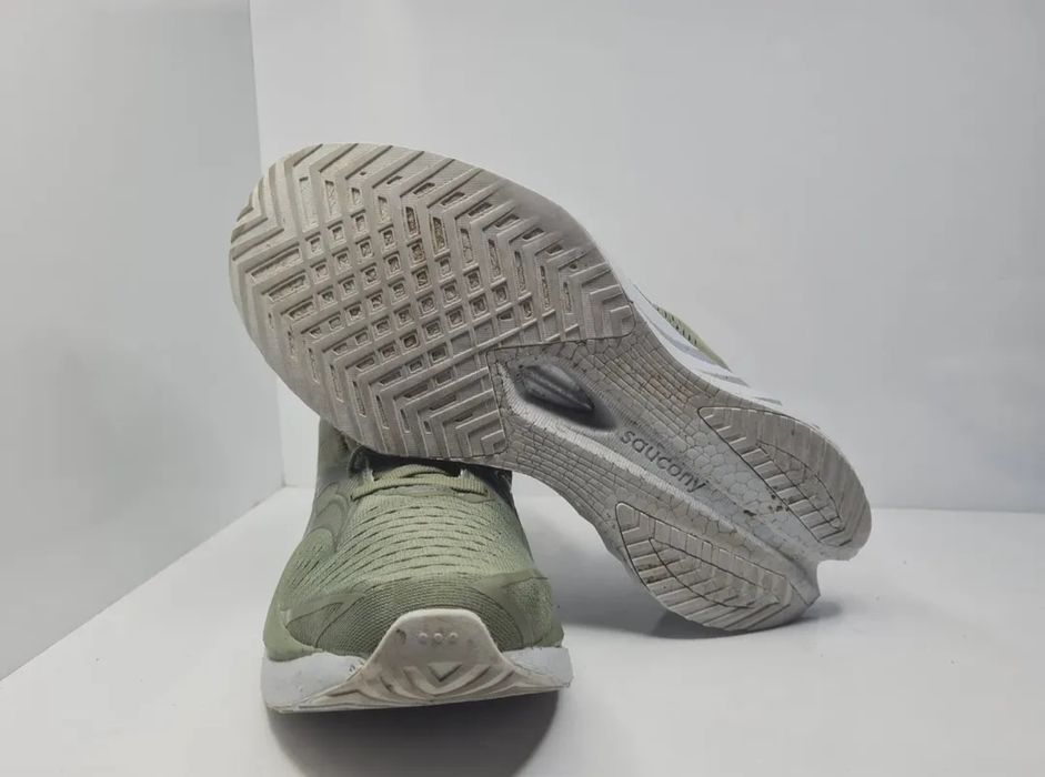 Маратонки Saucony Endorphin Speed 4

Носени няколко пъти,като нови.