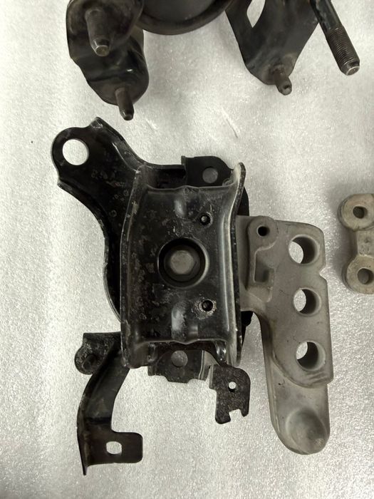 Подушки двигателя Camry 70 75 Камри 70 75