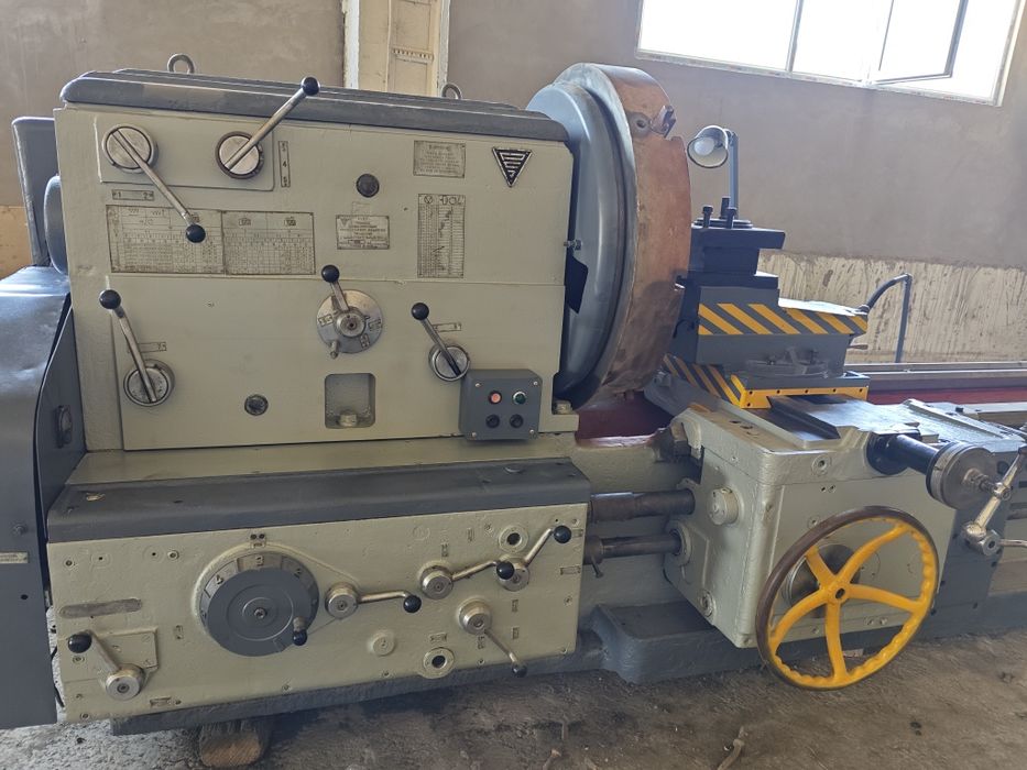 Токарный станок дип 500.модел 1м65