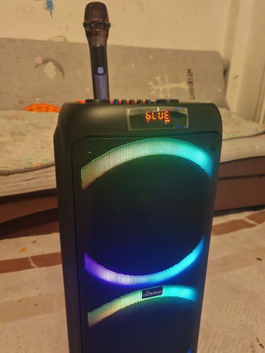 Продам Караоке-колонку с микрофоном