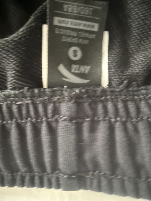 Продам спортивный костюм