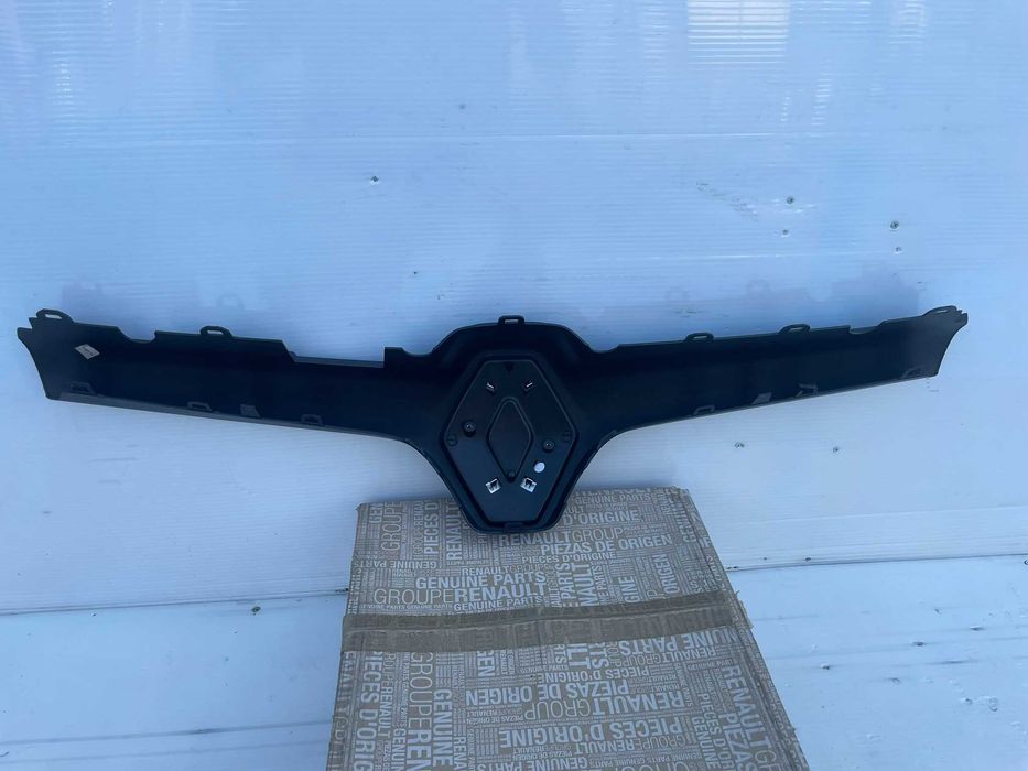 Grila cu stema Renault Kangoo 2013+ originala Renault